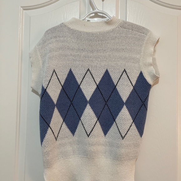 Argyle pattern sweater vest - Picture 2 of 2